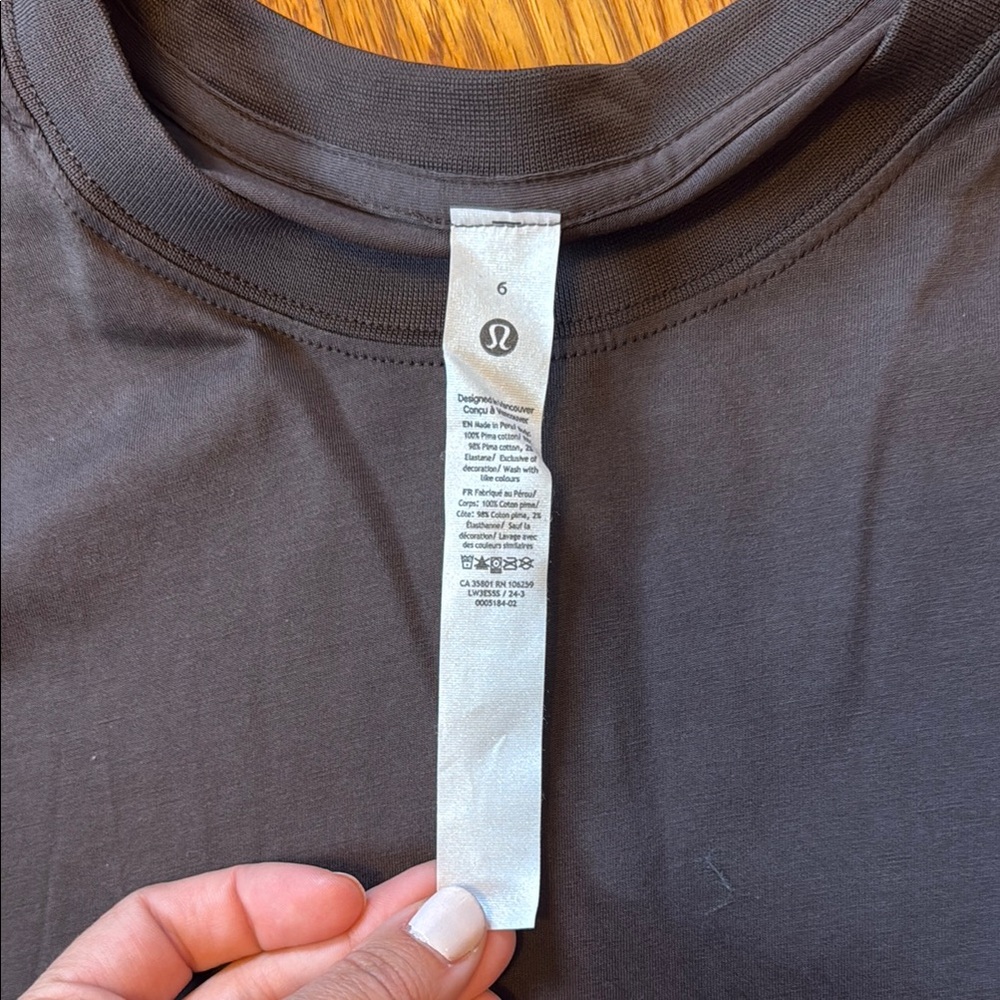 NWOT Lululemon All Yours T Espresso 6 - Picture 2 of 3